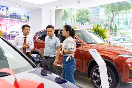 Sức mua ô tô tăng vọt, các hãng xe tích cực chạy đua nước rút doanh số cuối năm