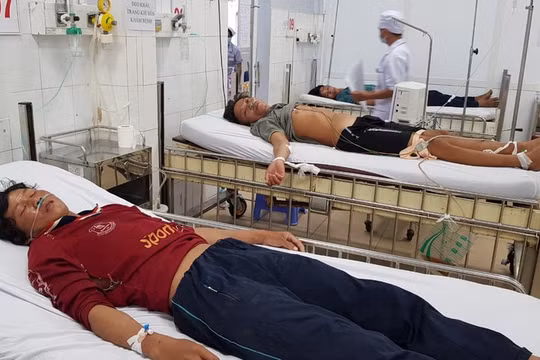 Kiên Giang: Cứu sống 4 ngư dân bị ngạt khí hầm cá