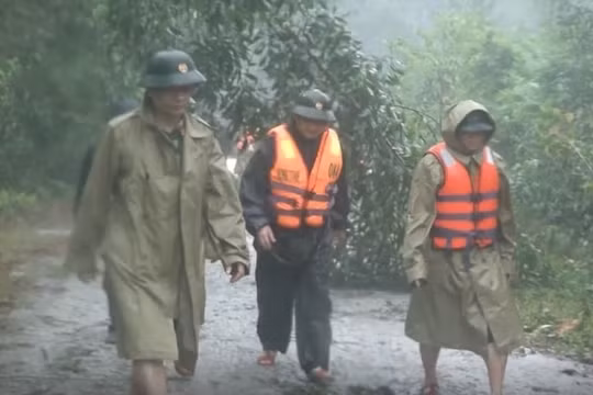 Chủ tịch nước truy thăng quân hàm Thiếu tướng đối với đồng chí Nguyễn Hữu Hùng