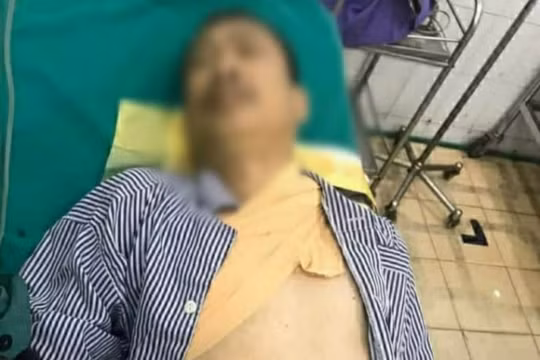 Bố đẻ bị con trai vung dao chém nhập viện chỉ vì mâu thuẫn nhỏ