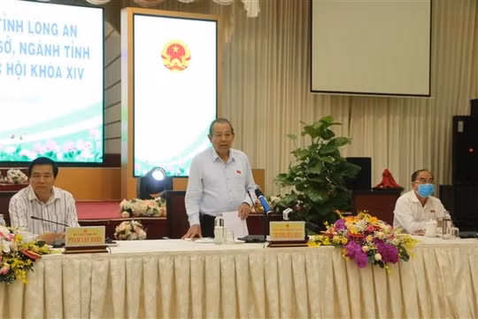 Đoàn Đại biểu Quốc hội tỉnh Long An tiếp thu ý kiến cử tri trước kỳ họp thứ 9