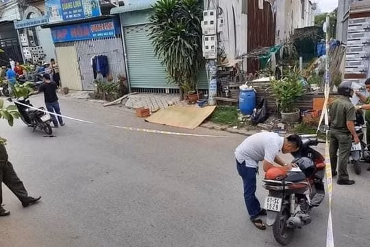Bình Dương: Bị tạt đầu, tài xế xe tải chặn và đánh chết tại chỗ người chạy xe máy