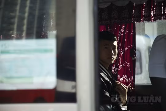 Hà Nội: Nhiều người dân vẫn xem thường việc đeo khẩu trang khi đến nơi đông người