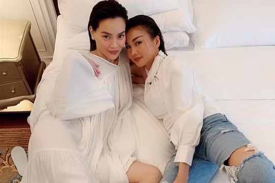 Hồ Ngọc Hà mang song thai