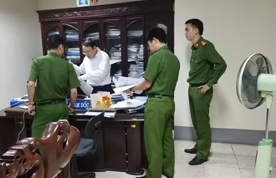 Khởi tố Giám đốc Ngân hàng Hợp tác xã Việt Nam chi nhánh Ninh Bình