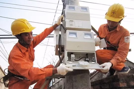 Công suất tiêu thụ đạt mức kỷ lục, EVN cảnh báo nguy cơ xảy ra sự cố lưới điện