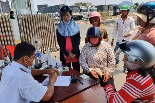 Thời sự 24H ngày 16/5: Phát hiện 1 ca nhiễm COVID-19 đã tiếp xúc gần với 17 người