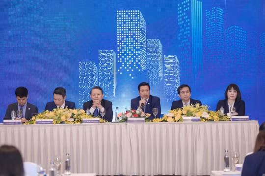 ĐHĐCĐ Văn Phú - Invest: Chuẩn bị nguồn lực để bứt phá khi thị trường hồi phục