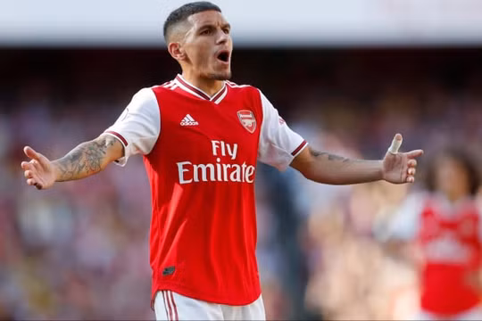 Không hạnh phúc tại Arsenal, Lucas Torreira muốn trở về Serie A