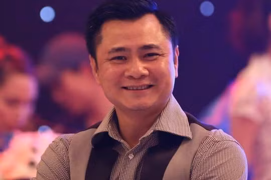NSND Tự Long và các sao Việt hưởng ứng "Khẩu trang điện tử"