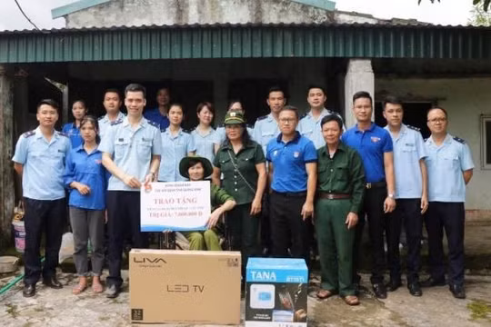 Quảng Ninh: Thanh niên Móng Cái hết mình với chương trình an sinh tình nguyện