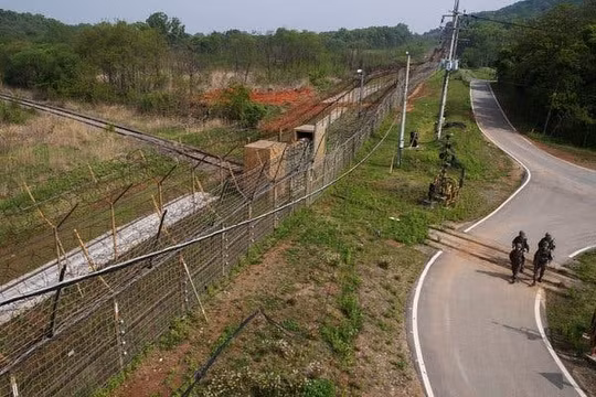 Tin thế giới ngày 17/6: Triều Tiên từ chối đặc phái viên, tăng quân đến sát biên giới