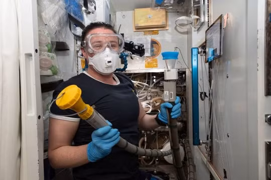 Nhà vệ sinh mới của Trạm vũ trụ quốc tế ISS sẽ xử lý được chất thải