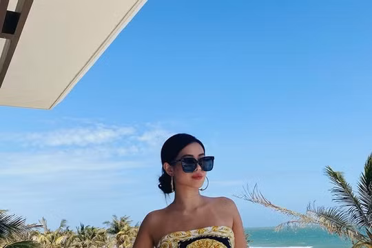 Tiên Nguyễn xinh đẹp sau những ngày tự cách ly