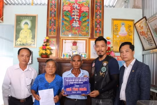 Hội Nhà báo Việt Nam trao nhà tình nghĩa tại Cà Mau