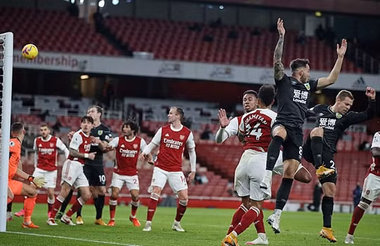 Arsenal 0-1 Burnley: Arsenal thất bại thảm trên sân nhà Emirates ở Premier League 2020/21