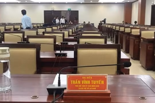 Tạm đình chỉ tư cách đại biểu HĐND của ông Trần Vĩnh Tuyến