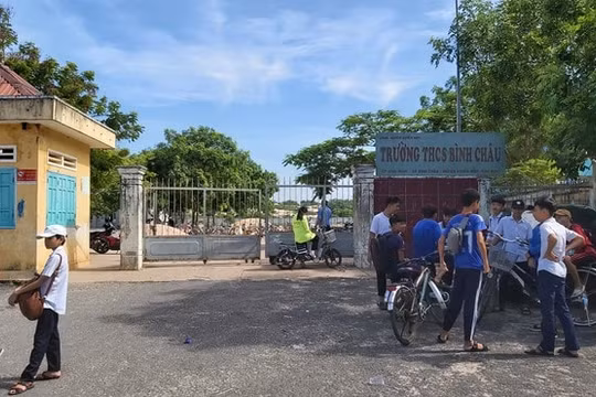 Không đi sinh nhật, nữ sinh lớp 7 bị đánh hội đồng ngay trong lớp