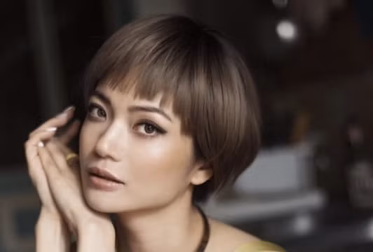 Kiều Anh “Phía trước là bầu trời” lột xác với phong cách khác lạ sau cú nhập viện