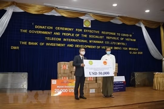 Việt Nam hỗ trợ Myanmar 50.000 USD chống dịch COVID-19