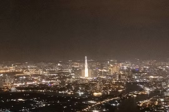 Thị trường bất động sản TP.HCM như chiếc lò xo đang bị nén
