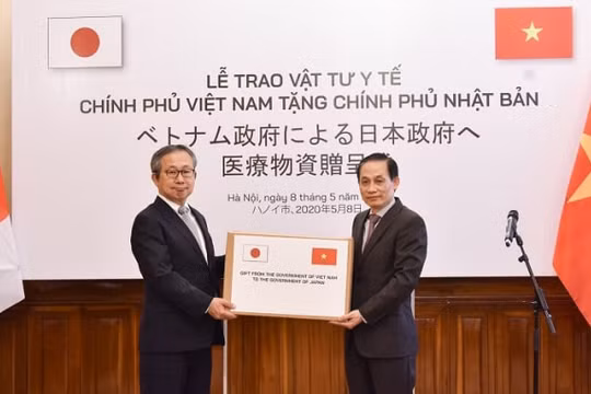 Việt Nam tặng khẩu trang y tế lần hai cho Nhật Bản phòng, chống COVID-19