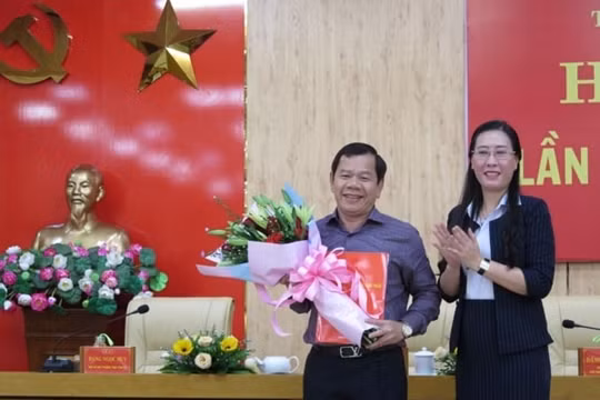 Ông Đặng Văn Minh chính thức giữ chức Phó Bí thư Tỉnh ủy Quảng Ngãi
