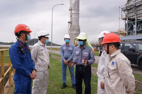 Các đơn vị thuộc Tập đoàn Dầu khí Việt Nam chủ động ứng phó bão số 9 ở cấp độ cao nhất