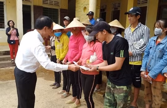 Cơ quan Trung ương Hội Nhà báo Việt Nam quyên góp và hỗ trợ kịp thời đồng bào lũ lụt
