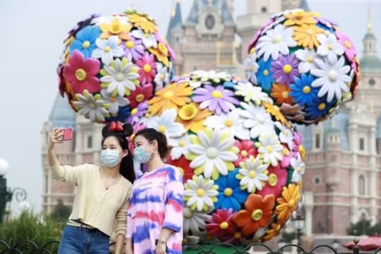 Disneyland Thượng Hải ngày mở cửa trở lại: Toàn khẩu trang, không pháo hoa