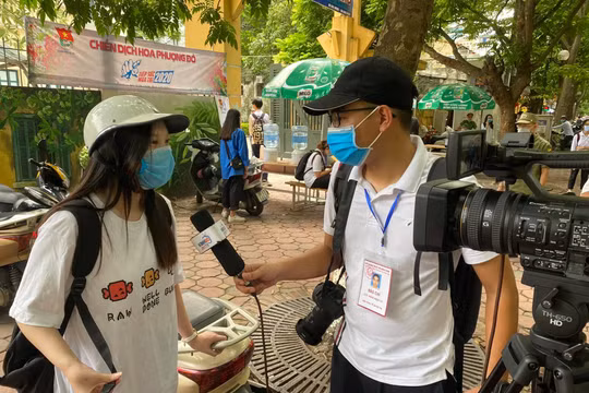 Phóng viên tác nghiệp mùa thi: Yếu tố an toàn đặt lên hàng đầu