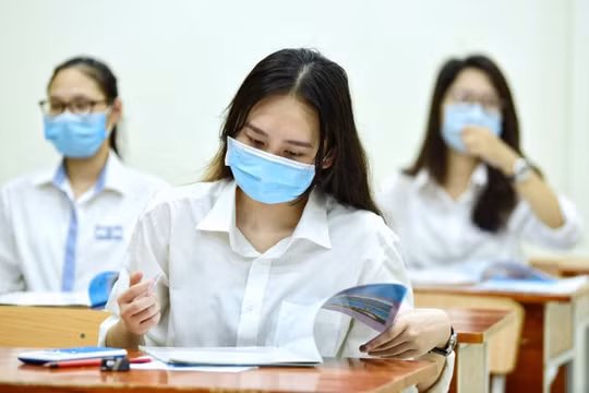 Điện Biên: 14 cán bộ coi thi bị đình chỉ công tác, thí sinh phải thi lại môn Địa Lý