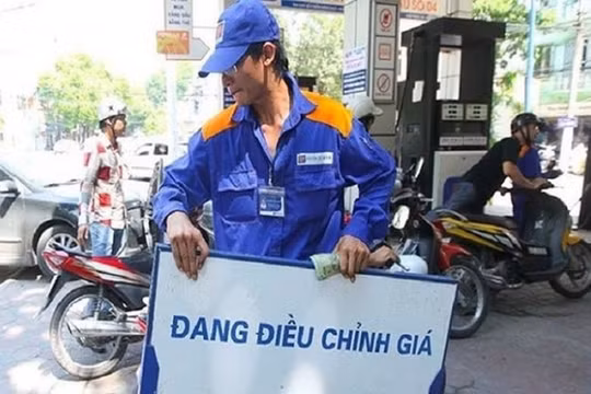 Giá xăng dầu ngày mai sẽ giảm sau 5 lần tăng liên tiếp?