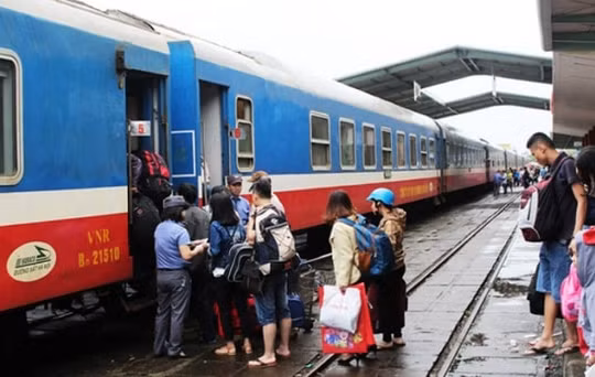 Giảm 50% giá vé cho trẻ em đi tàu Tết Tân Sửu