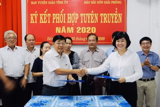 Báo Sài Gòn Giải Phóng và Tỉnh ủy Bến Tre ký kết hợp tác thông tin - truyền thông