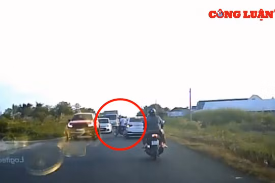 Video giao thông: Tài xế suýt “mất Tết” vì vượt ẩu
