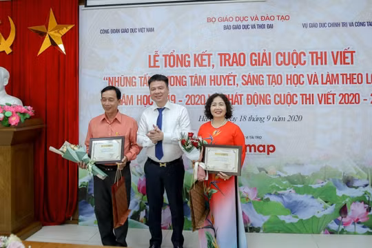 Báo Giáo dục và Thời đại trao giải Cuộc thi viết “Những tấm gương tâm huyết, sáng tạo học và làm theo lời Bác”