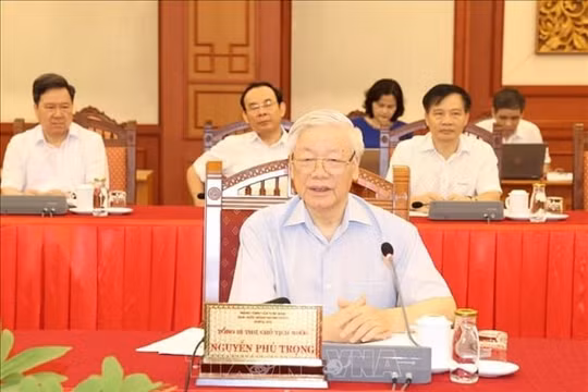 Bộ Chính trị làm việc với Ban Thường vụ Thành ủy Hà Nội