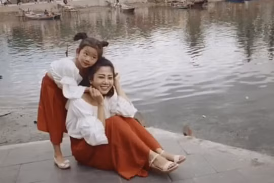 Tròn 49 ngày diễn viên Mai Phương qua đời, bạn bè làm 'cơm' tưởng nhớ