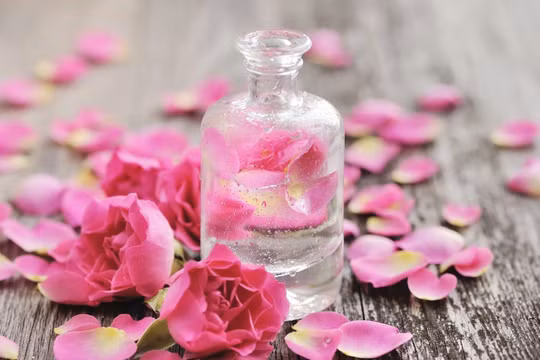 Những lợi ích tuyệt vời đem lại cho sức khỏe đến từ nước hoa hồng