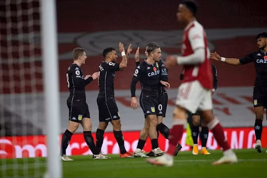 Những thống kê gây sốc sau trận Arsenal thua 0-3 Aston Villa