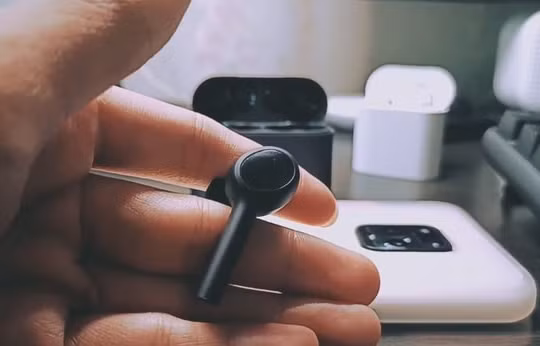 Tai nghe không dây Mi Air 2 Pro ra mắt thị trường