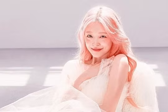 Tròn 1 năm ngày mất Sulli, fan Kpop đồng loạt tưởng nhớ