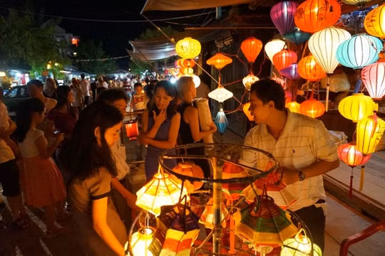 Từ 17/3, Hội An tạm dừng chợ đêm, dịch vụ điểm vui chơi giải trí, thể thao