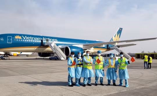 Vietnam Airlines tăng chuyến, khai thác tàu bay thân rộng phục vụ và hỗ trợ hành khách đến, đi từ Đà Nẵng
