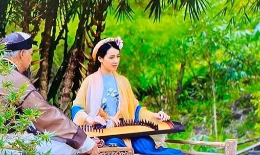 Nhã Phương bị NSƯT Thành Lộc chê “cầm đàn ngược” trong phim Trạng Quỳnh