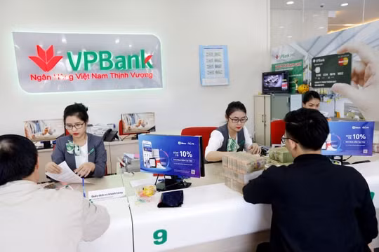 Ngành ngân hàng đau đầu vì “nợ xấu”