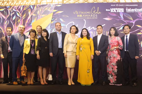 Trao giải giải thưởng “Vietnam HR Awards” lần thứ IV năm 2020