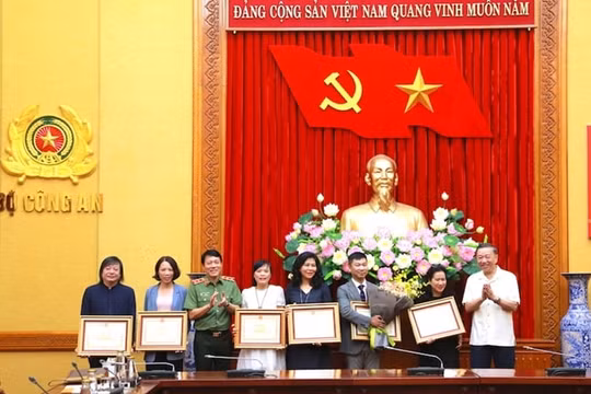 Bộ Công an khen thưởng tập thể, cá nhân xuất sắc thuộc Đài Truyền hình Việt Nam