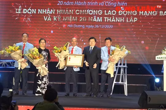 Công ty TNHH Long Hải đón nhận Huân chương Lao động hạng 3 và kỷ niệm 20 năm thành lập